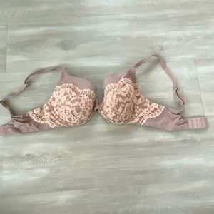 Body by Victoria’s Secret. Adjustable strap bra with lace cups.
